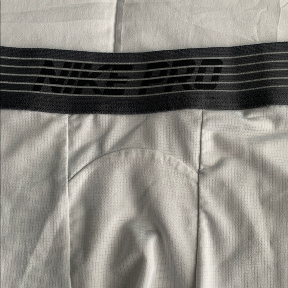Nike Pro Dri Fit Men's Training Shorts White Mens XL Sliding Workout - Picture 2 of 5